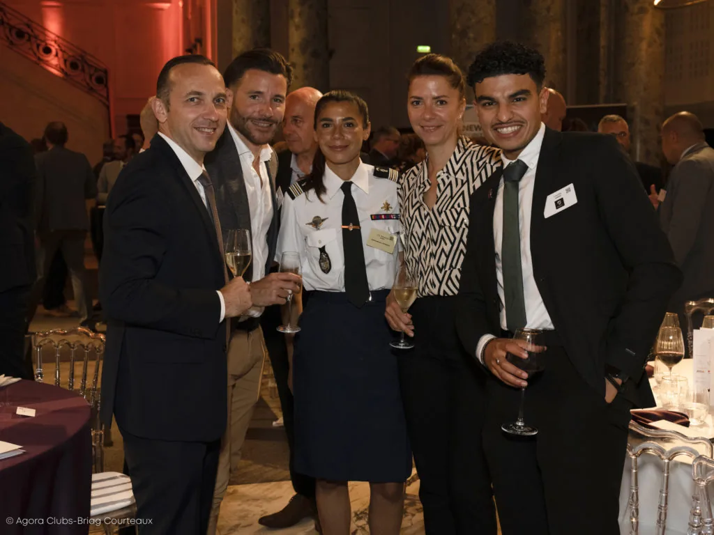 Avec les pairs de la sécurité