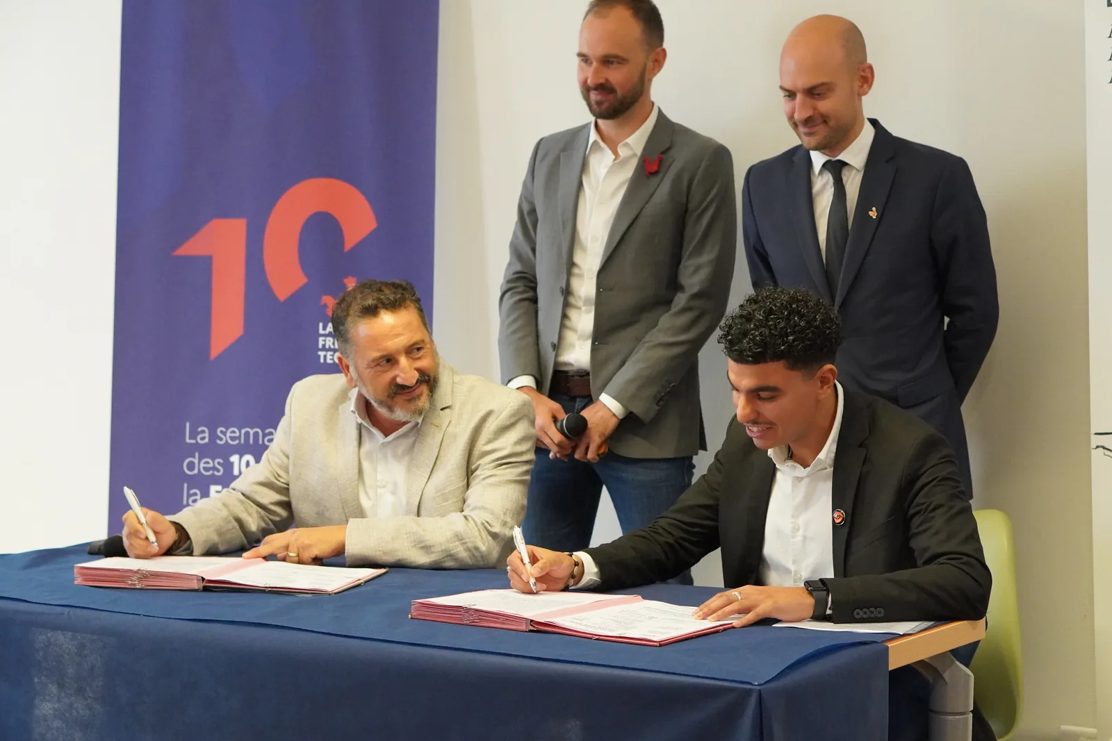 Première signature client avec un ministre